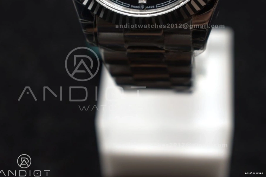 A Weight Crystal Black Dial 40 GSF on Bracelet SS Gain DayDate 718 President Bright 1002